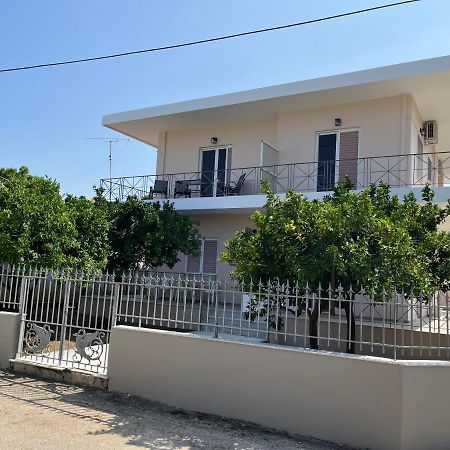 Koulouras Holiday Apartments Nikolaíika Exterior photo