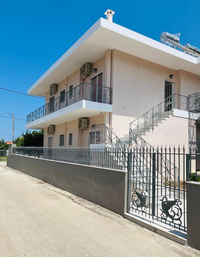 Koulouras Holiday Apartments Nikolaíika Exterior photo